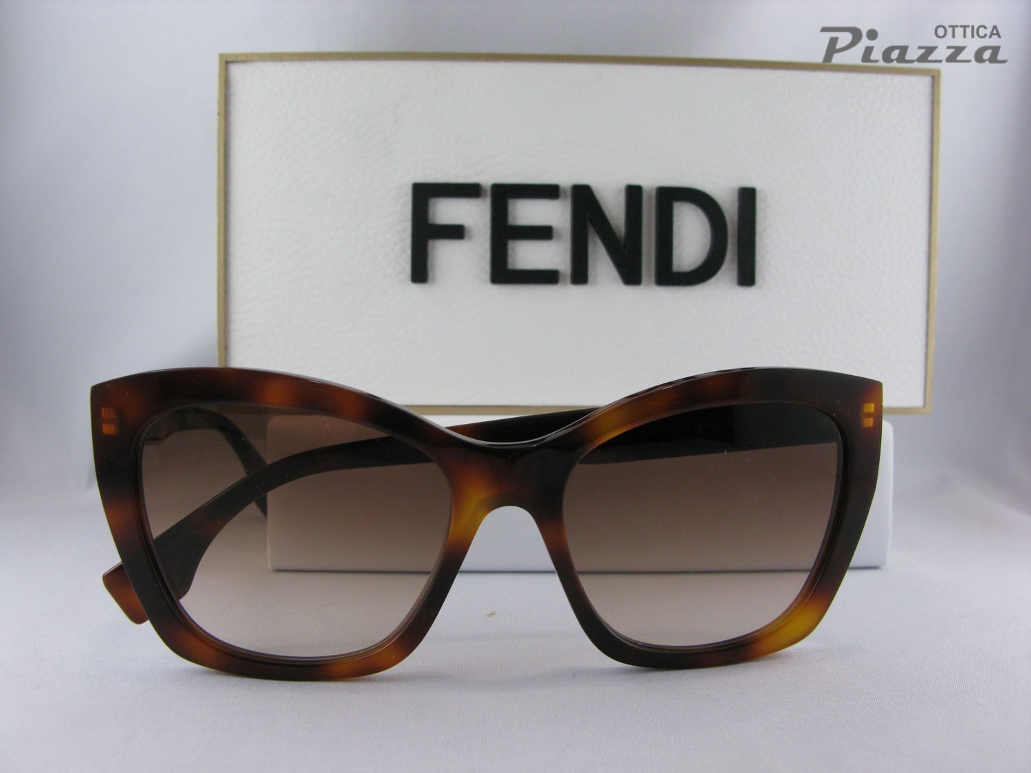 fendi-occhiali-sole-donna-fe40151i-32n-ottica_piazza_