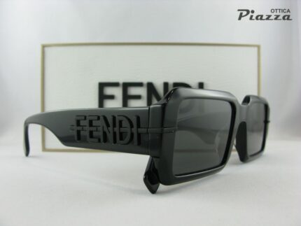 Occhiali da sole Fendi FE40073U 01A FENDIGRAPHY