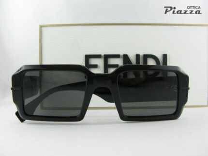 Occhiali da sole Fendi FE40073U 01A FENDIGRAPHY