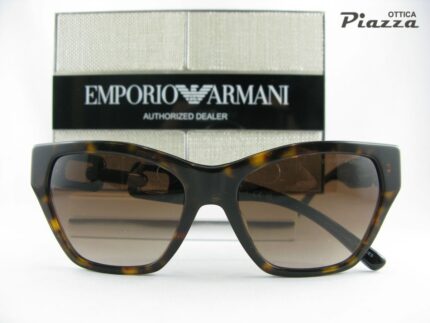 Occhiali da sole Emporio Armani EA4203U 502613 in pubblicità
